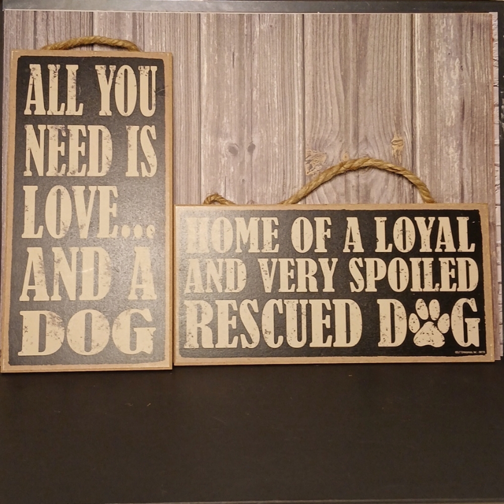 TWO DOG PLAQUES